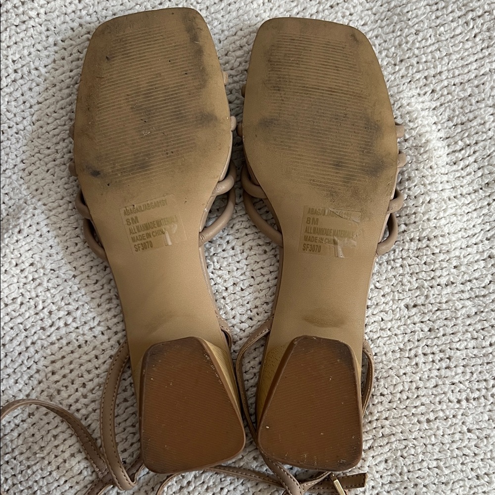Steve Madden Abigail Sandals in Tan - Picture 4 of 7